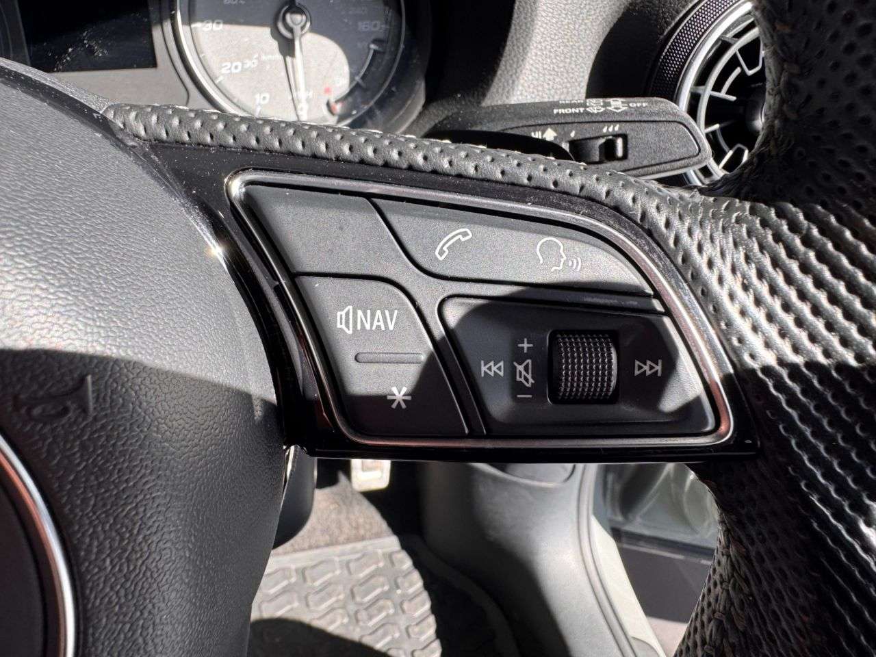 2019 AUDI SQ2 2019 AUDI SQ2