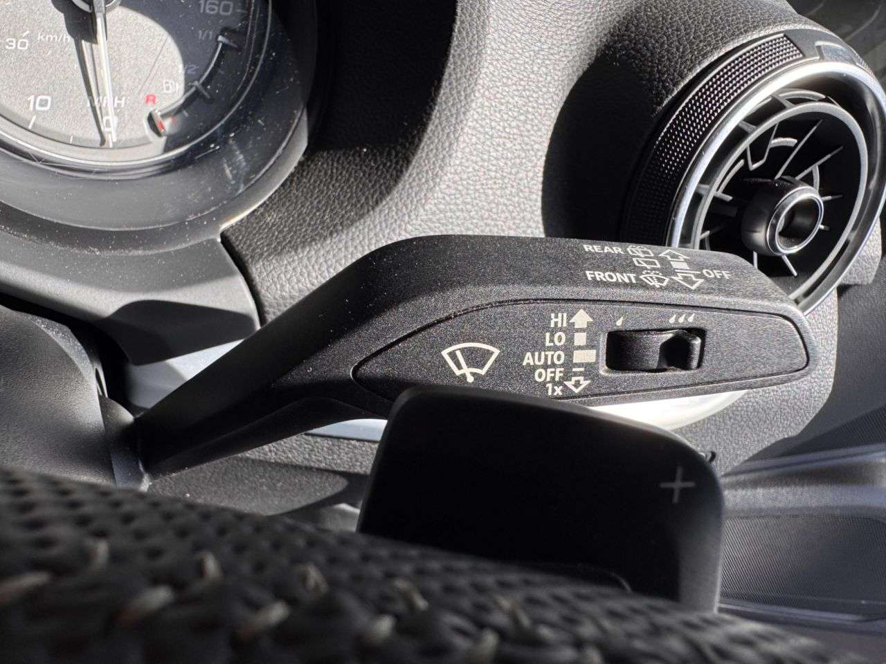 2019 AUDI SQ2 2019 AUDI SQ2