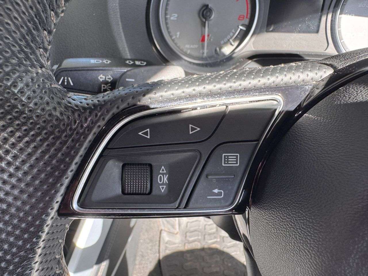 2019 AUDI SQ2 2019 AUDI SQ2