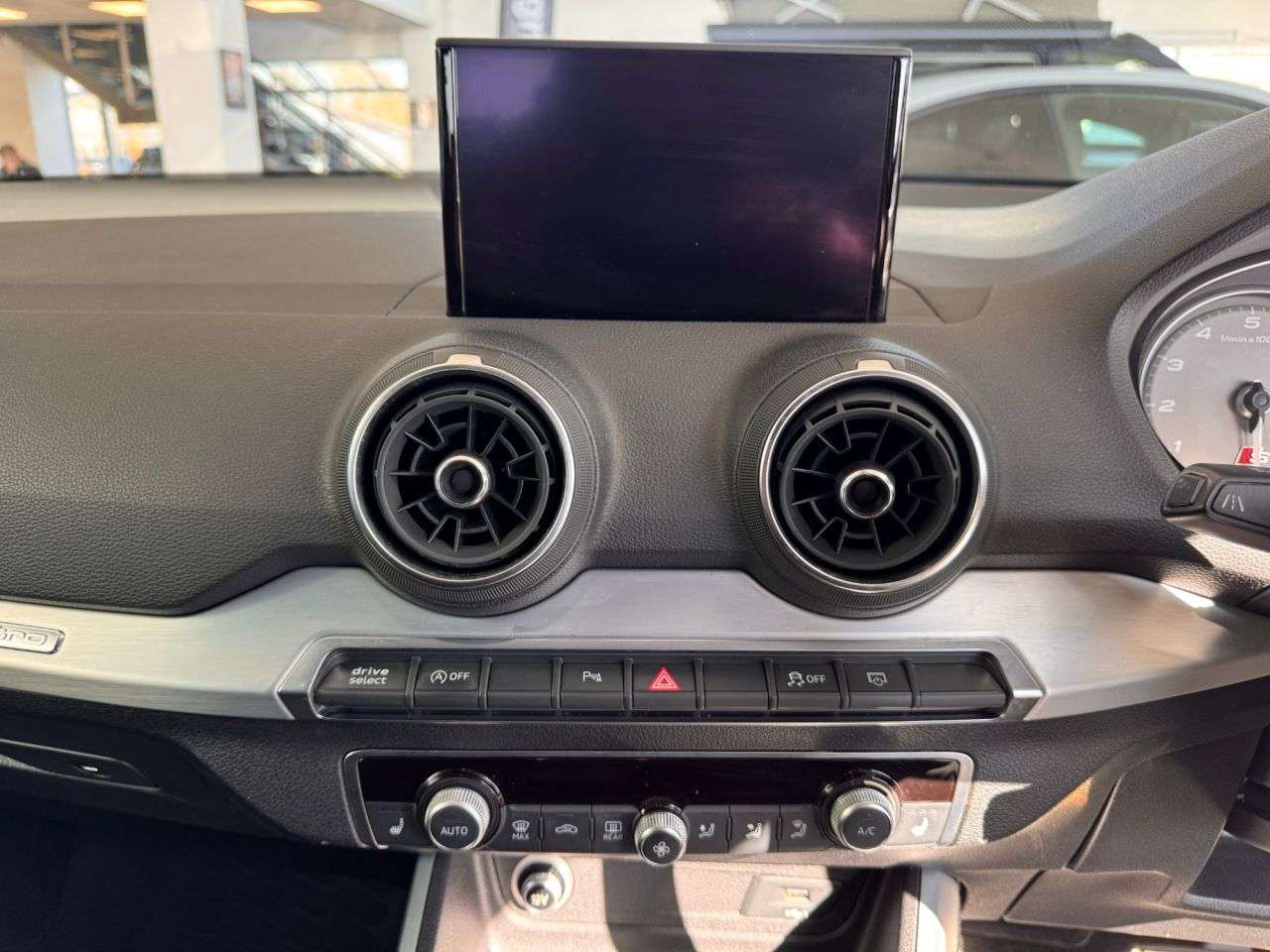 2019 AUDI SQ2 2019 AUDI SQ2