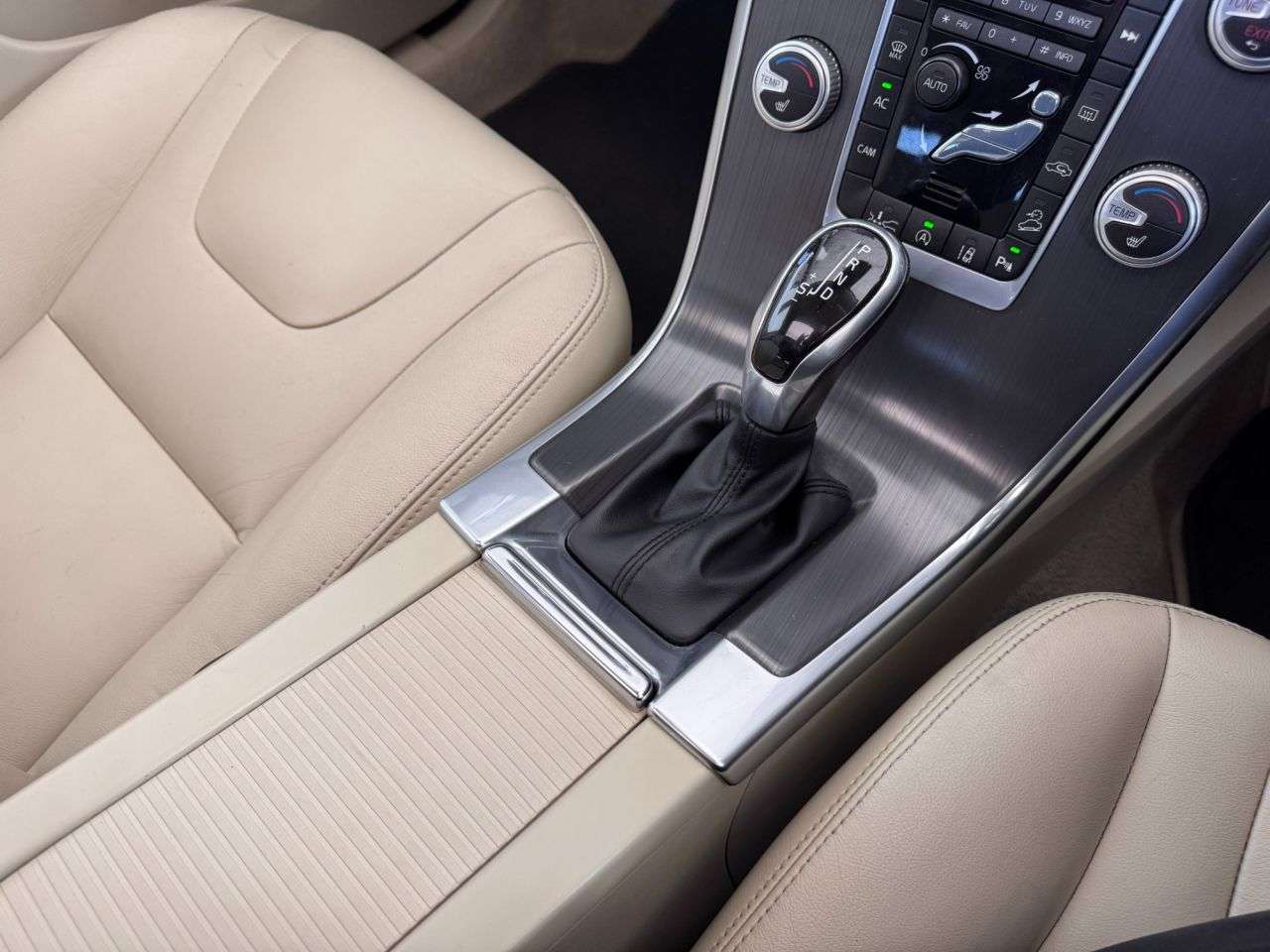 2015 VOLVO XC60 2015 VOLVO XC60