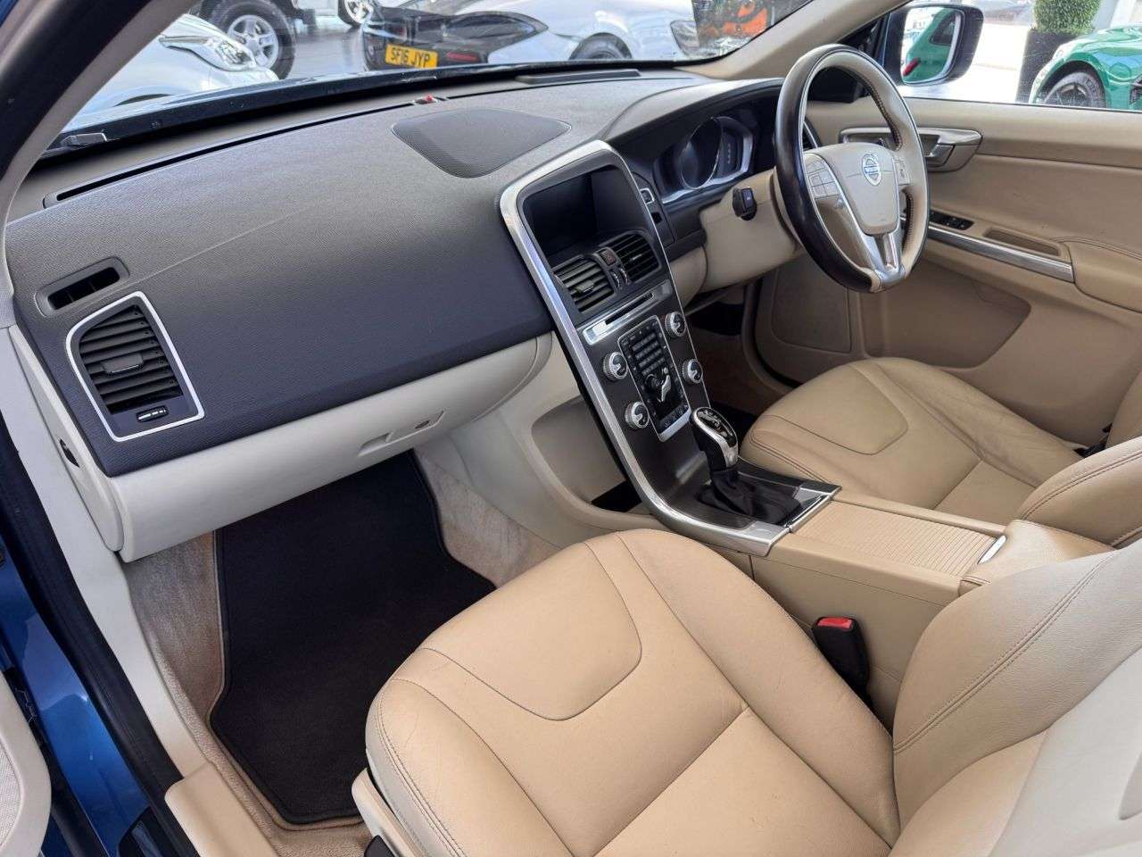 2015 VOLVO XC60 2015 VOLVO XC60