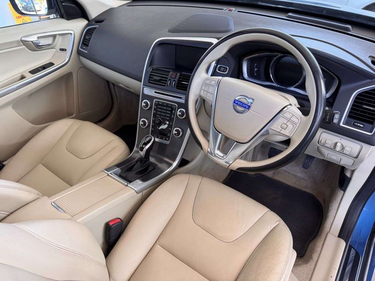 2015 VOLVO XC60 2015 VOLVO XC60
