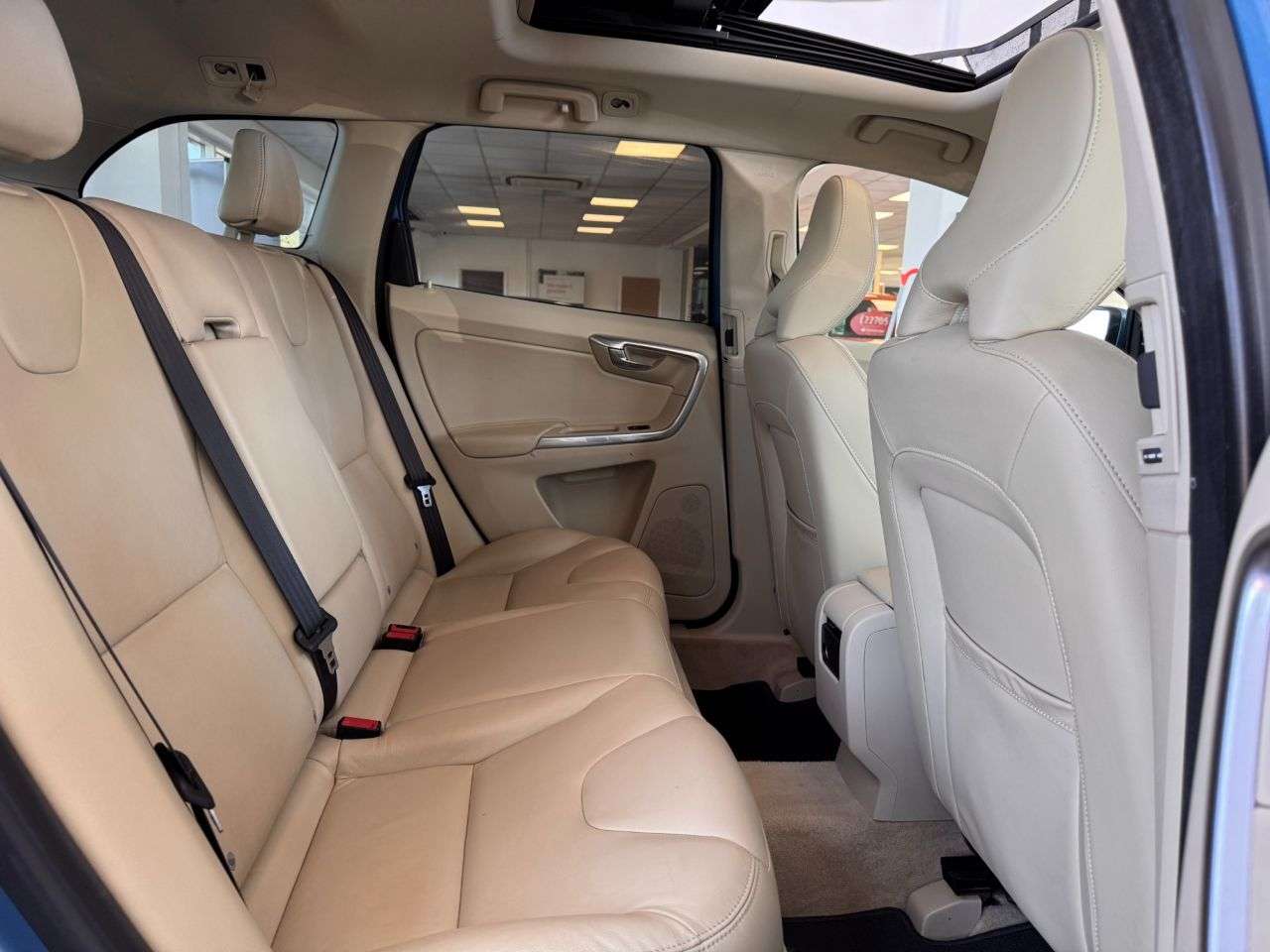 2015 VOLVO XC60 2015 VOLVO XC60