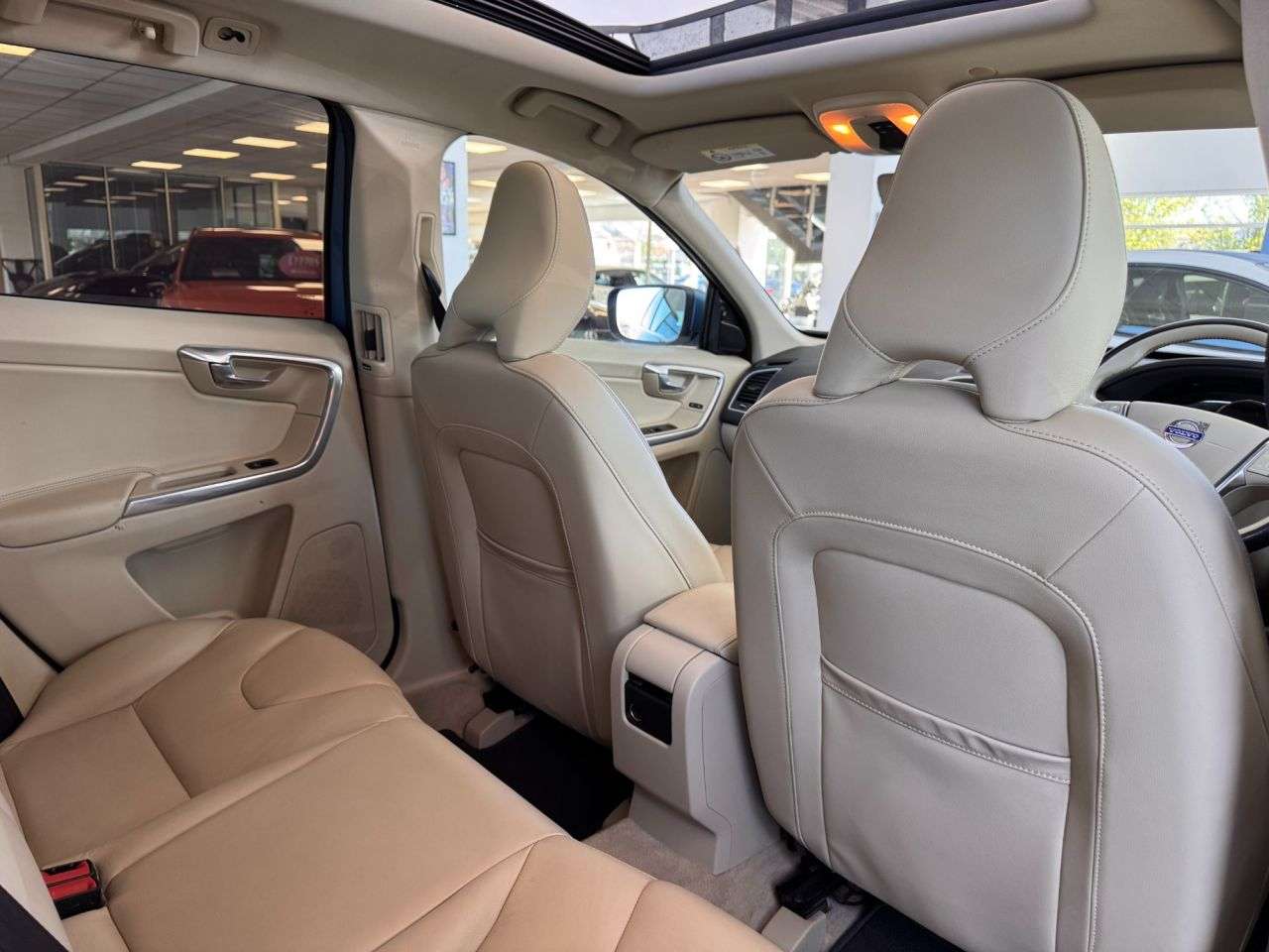 2015 VOLVO XC60 2015 VOLVO XC60