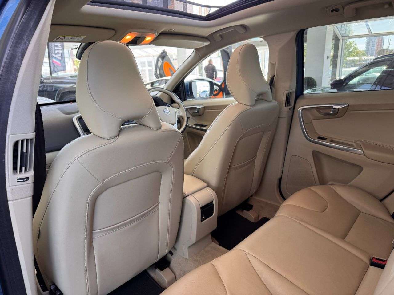 2015 VOLVO XC60 2015 VOLVO XC60