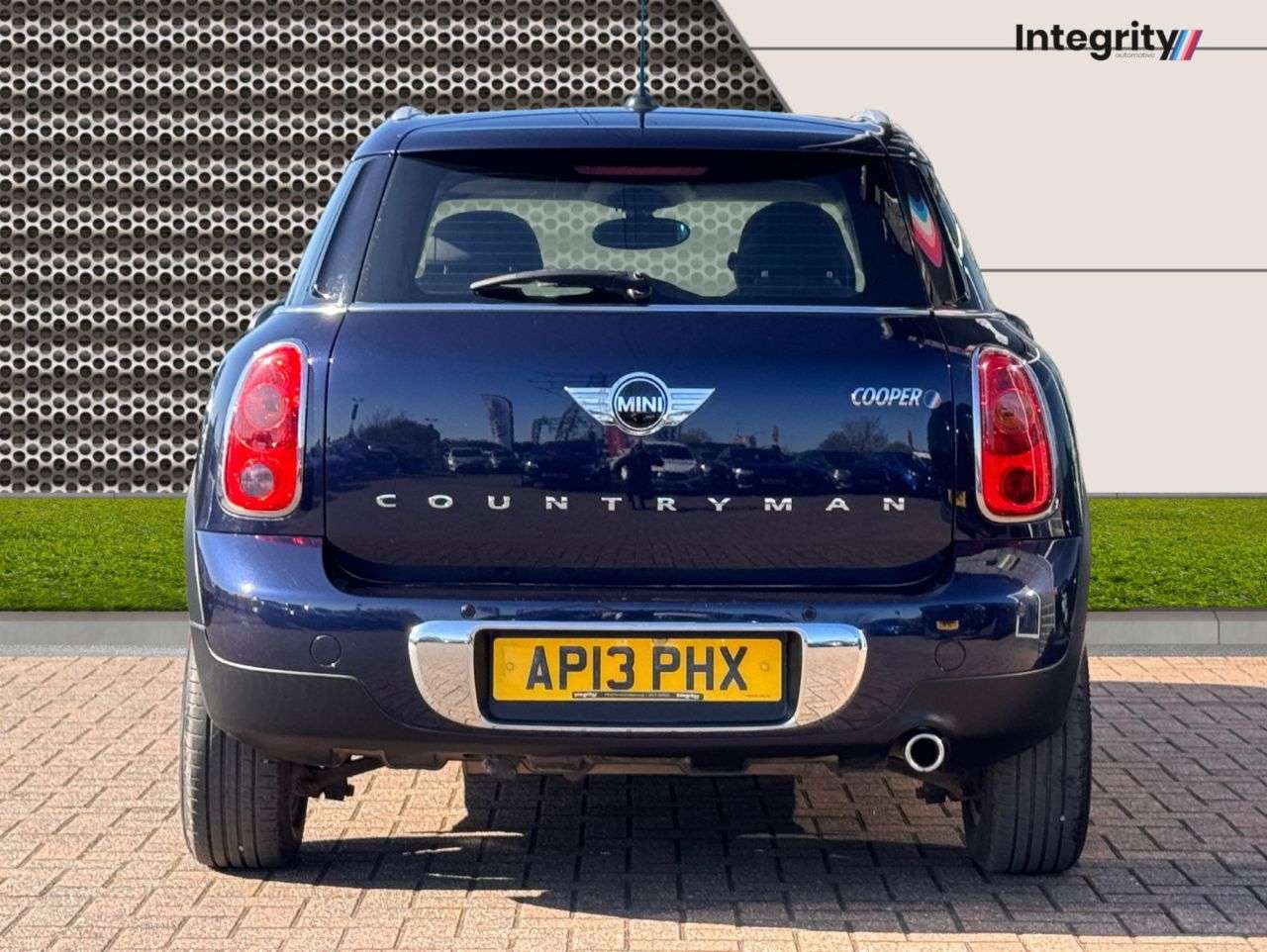 A 2013 MINI COUNTRYMAN 1.6 Cooper SUV 5dr Petrol Manual Euro 6 (s/s) (122 ps) Pepper Pack | 14 Ser A 2013 MINI COUNTRYMAN 1.6 Cooper SUV 5dr Petrol Manual Euro 6 (s/s) (122 ps) Pepper Pack | 14 Ser