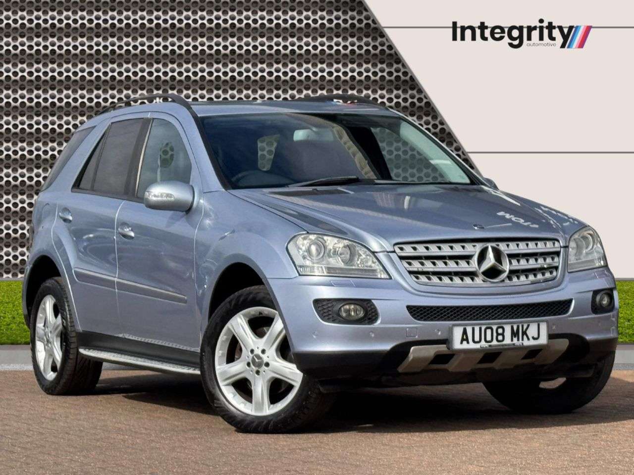 A 2008 MERCEDES-BENZ M-CLASS 3.0 ML320 CDI Sport SUV 5dr Diesel 7G-Tronic (254 g/km, 221 bhp) A 2008 MERCEDES-BENZ M-CLASS 3.0 ML320 CDI Sport SUV 5dr Diesel 7G-Tronic (254 g/km, 221 bhp)