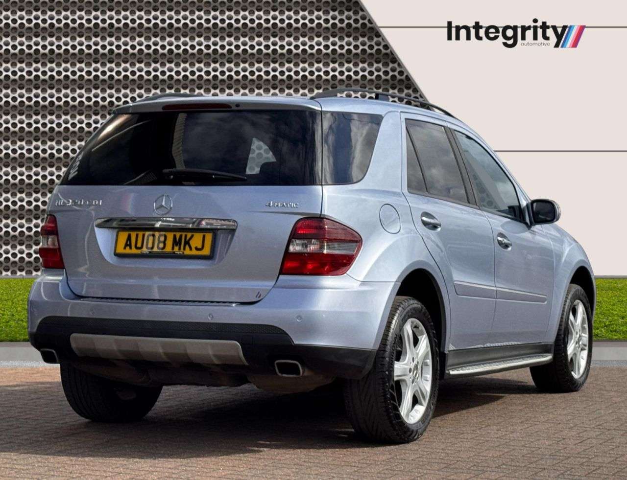 A 2008 MERCEDES-BENZ M-CLASS 3.0 ML320 CDI Sport SUV 5dr Diesel 7G-Tronic (254 g/km, 221 bhp) A 2008 MERCEDES-BENZ M-CLASS 3.0 ML320 CDI Sport SUV 5dr Diesel 7G-Tronic (254 g/km, 221 bhp)