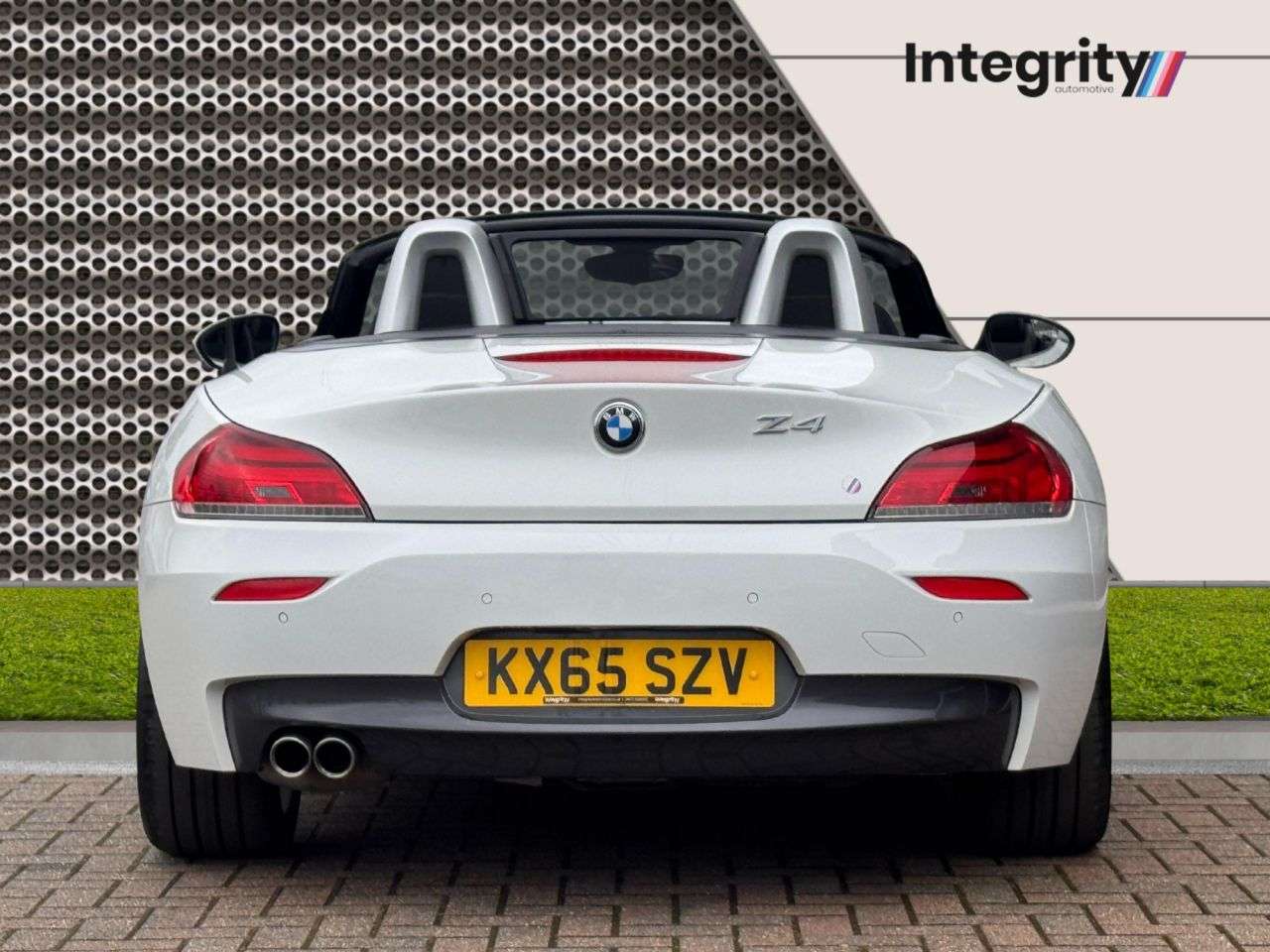 A 2015 BMW Z4 2.0 28i M Sport Convertible 2dr Petrol Auto sDrive Euro 6 (245 ps) Comfort A 2015 BMW Z4 2.0 28i M Sport Convertible 2dr Petrol Auto sDrive Euro 6 (245 ps) Comfort