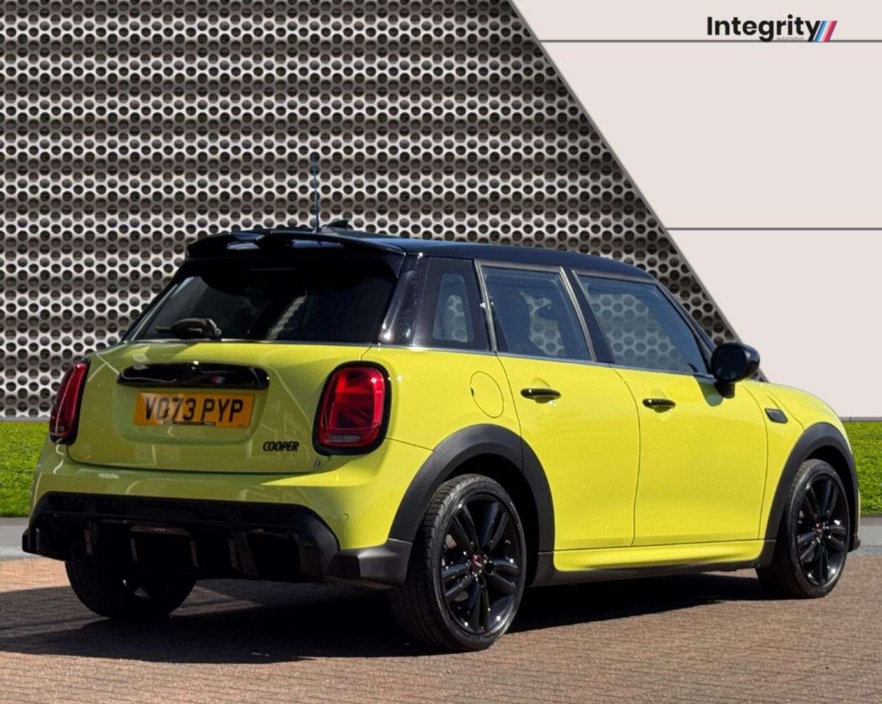 A 2023 MINI HATCH 1.5 Cooper Sport Hatchback 5dr Petrol Steptronic Euro 6 (s/s) (136 ps) Rece A 2023 MINI HATCH 1.5 Cooper Sport Hatchback 5dr Petrol Steptronic Euro 6 (s/s) (136 ps) Rece