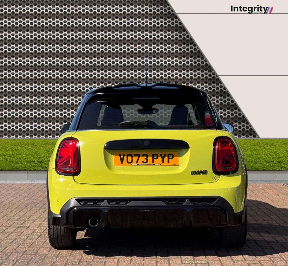 A 2023 MINI HATCH 1.5 Cooper Sport Hatchback 5dr Petrol Steptronic Euro 6 (s/s) (136 ps) Rece A 2023 MINI HATCH 1.5 Cooper Sport Hatchback 5dr Petrol Steptronic Euro 6 (s/s) (136 ps) Rece