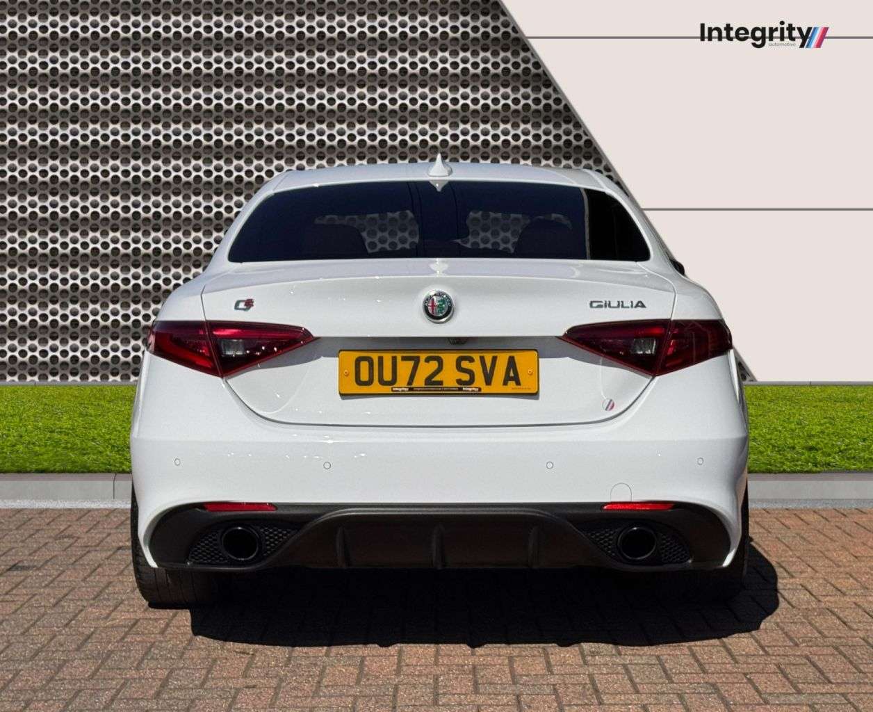 A 2022 ALFA ROMEO GIULIA 2.0T Veloce Saloon 4dr Petrol GPF Auto Euro 6 (s/s) (280 ps) Apple CarPlay A 2022 ALFA ROMEO GIULIA 2.0T Veloce Saloon 4dr Petrol GPF Auto Euro 6 (s/s) (280 ps) Apple CarPlay