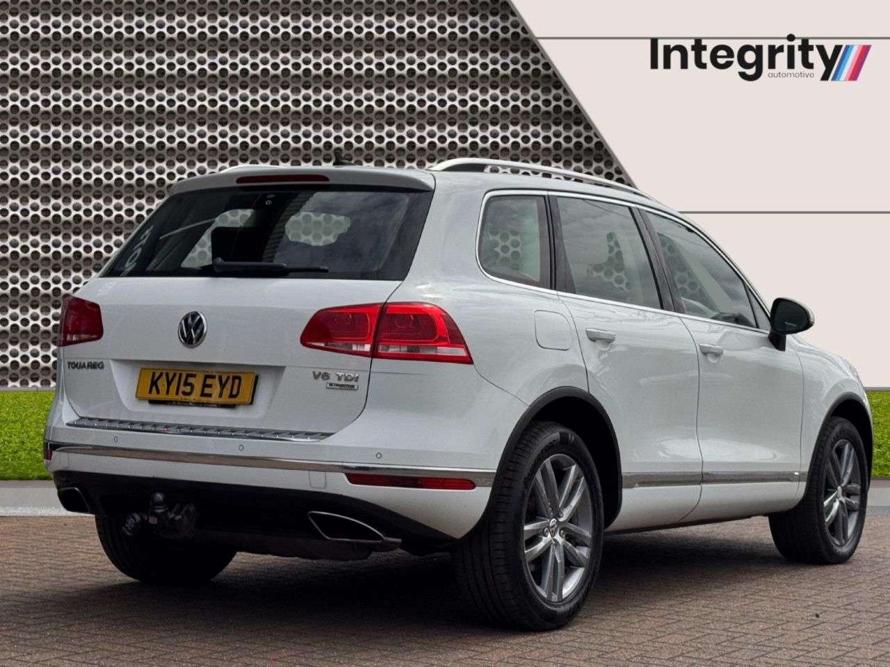 A 2015 VOLKSWAGEN TOUAREG 3.0 TDI V6 BlueMotion Tech SE SUV 5dr Diesel Tiptronic 4WD Euro 6 (s/s) (20 A 2015 VOLKSWAGEN TOUAREG 3.0 TDI V6 BlueMotion Tech SE SUV 5dr Diesel Tiptronic 4WD Euro 6 (s/s) (20