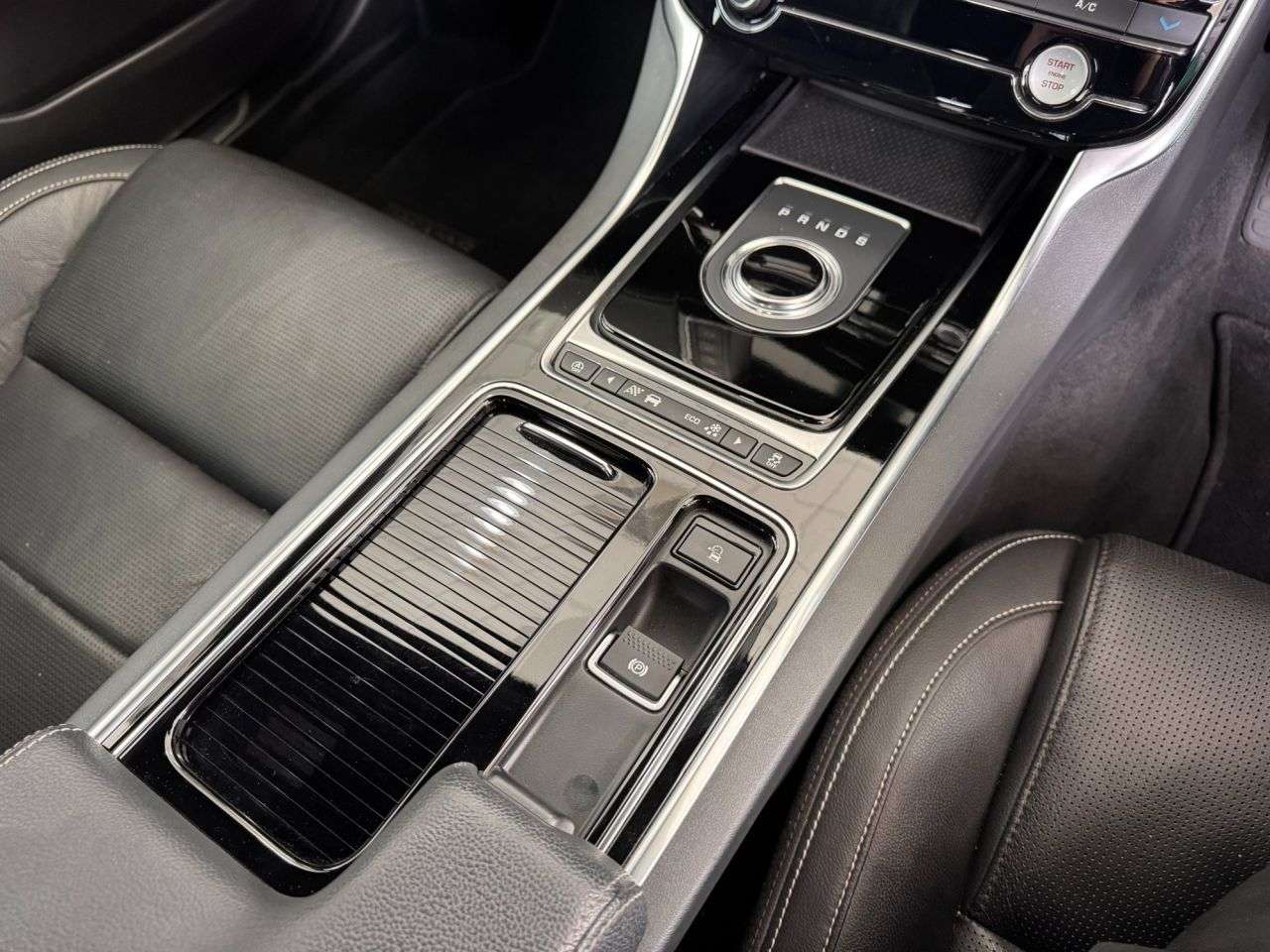 2018 JAGUAR XE 2018 JAGUAR XE
