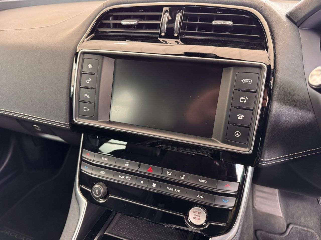 2018 JAGUAR XE 2018 JAGUAR XE