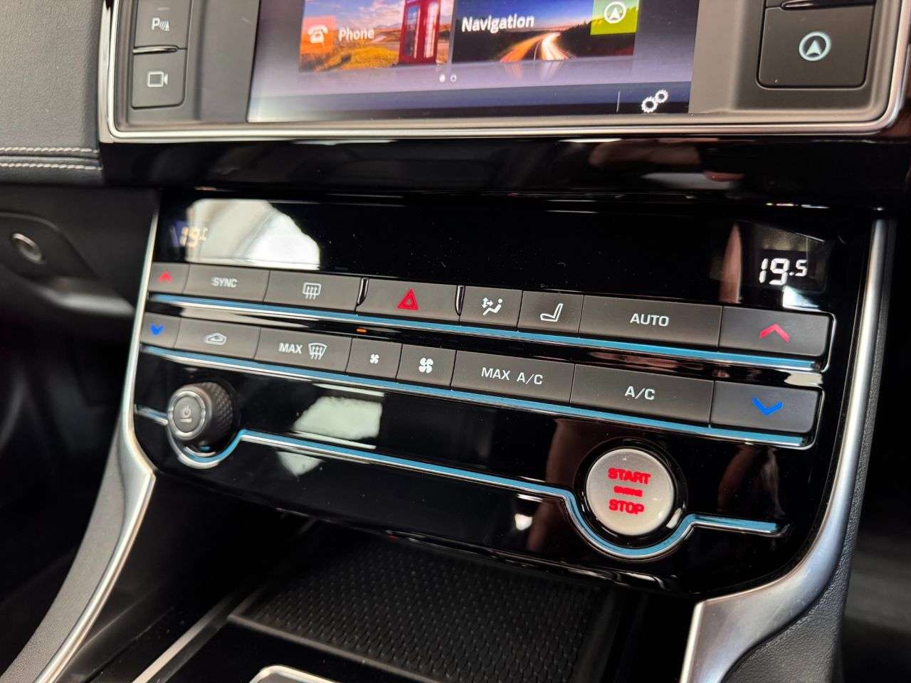 2018 JAGUAR XE 2018 JAGUAR XE
