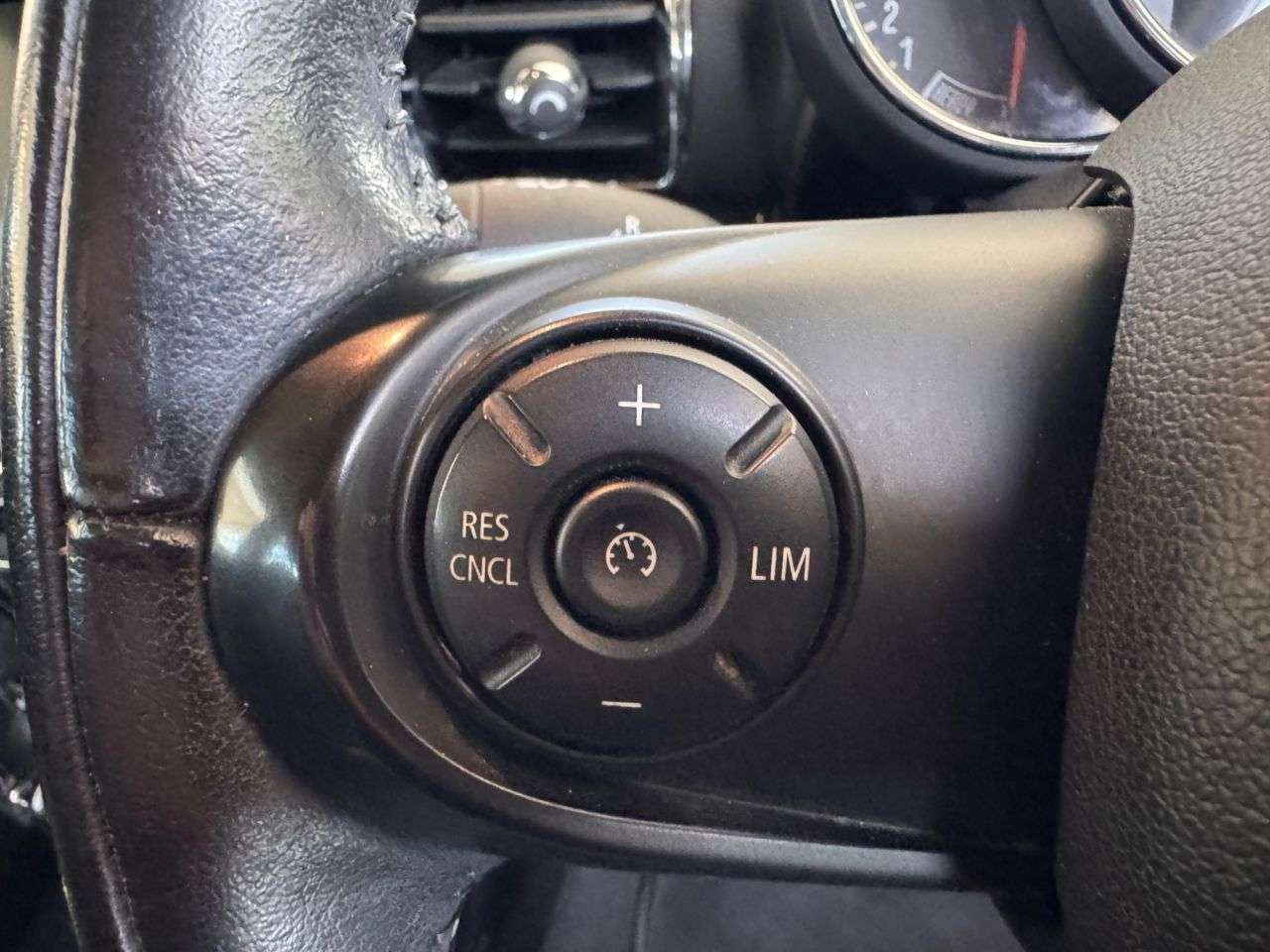 2017 MINI CLUBMAN 2017 MINI CLUBMAN