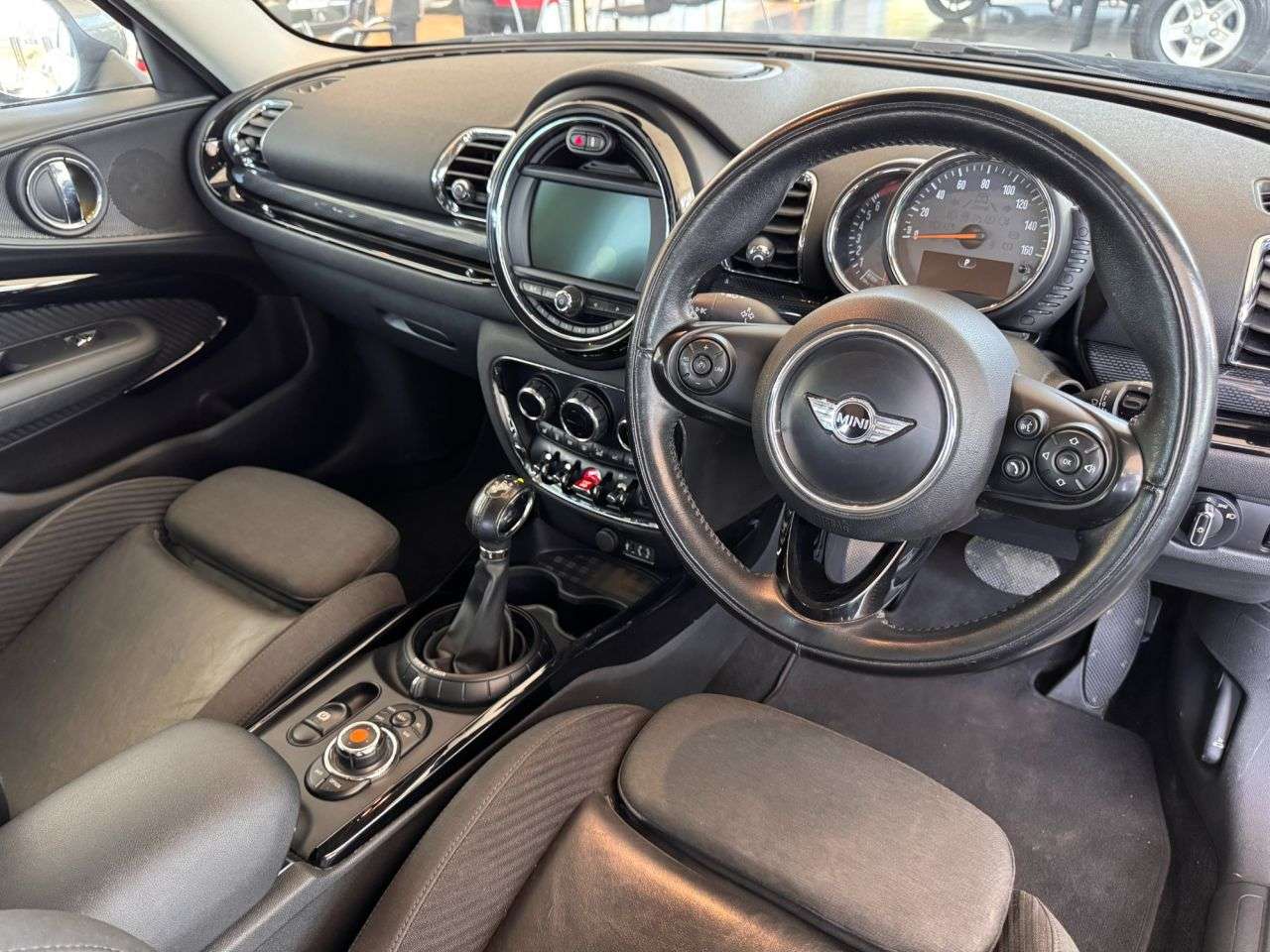 2017 MINI CLUBMAN 2017 MINI CLUBMAN