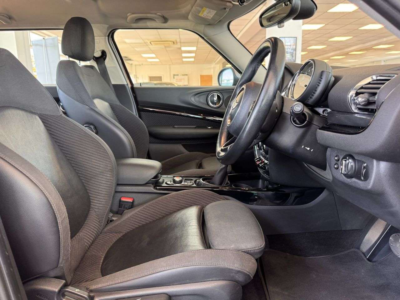 2017 MINI CLUBMAN 2017 MINI CLUBMAN