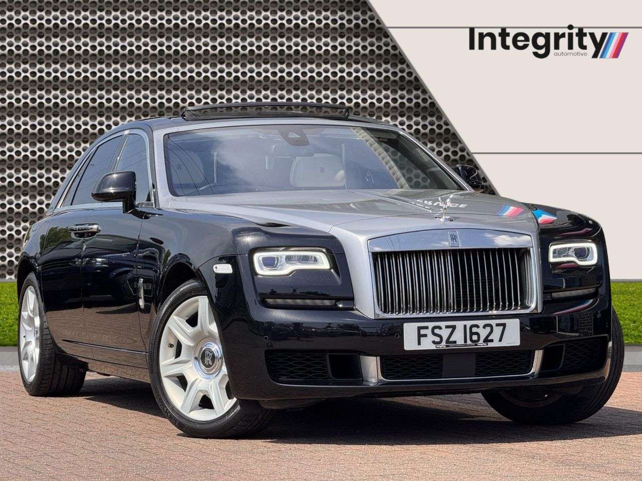 A 2018 ROLLS-ROYCE GHOST 6.6 V12 Saloon 4dr Petrol Auto Euro 6 (563 bhp) Panorama Sunroof | Picnic T A 2018 ROLLS-ROYCE GHOST 6.6 V12 Saloon 4dr Petrol Auto Euro 6 (563 bhp) Panorama Sunroof | Picnic T