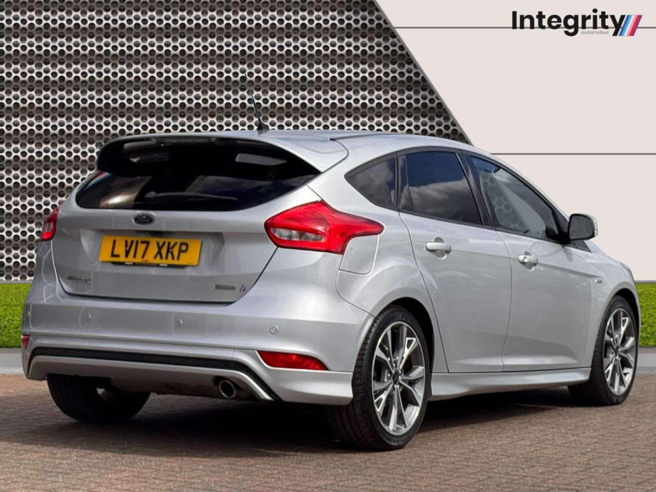 A 2017 FORD FOCUS 1.5T EcoBoost ST-Line Hatchback 5dr Petrol Manual Euro 6 (s/s) (150 ps) App A 2017 FORD FOCUS 1.5T EcoBoost ST-Line Hatchback 5dr Petrol Manual Euro 6 (s/s) (150 ps) App