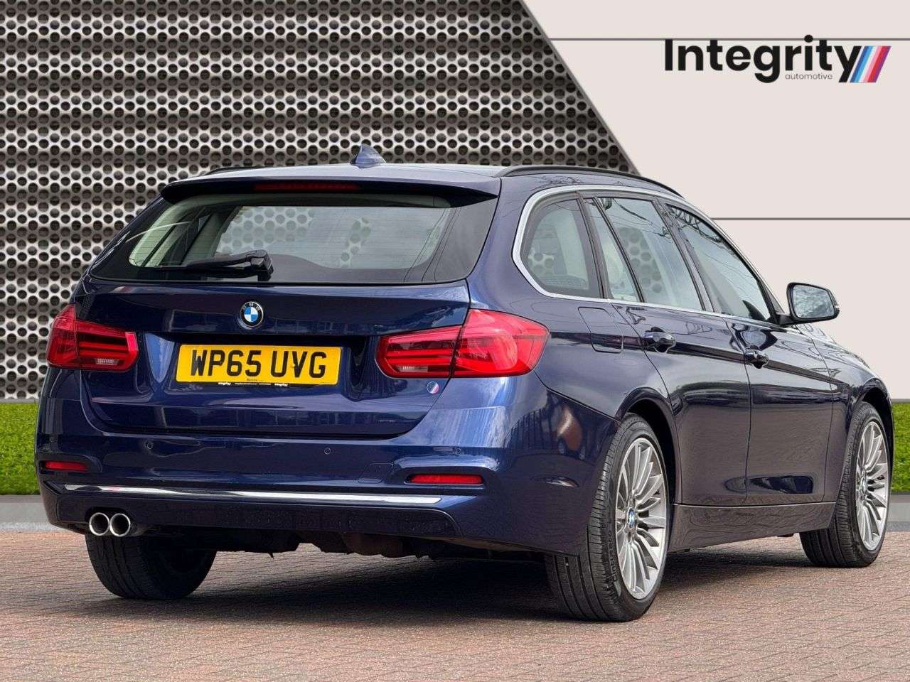 A 2015 BMW 3 SERIES 3.0 330d Luxury Touring 5dr Diesel Auto xDrive Euro 6 (s/s) (258 ps) Heated A 2015 BMW 3 SERIES 3.0 330d Luxury Touring 5dr Diesel Auto xDrive Euro 6 (s/s) (258 ps) Heated