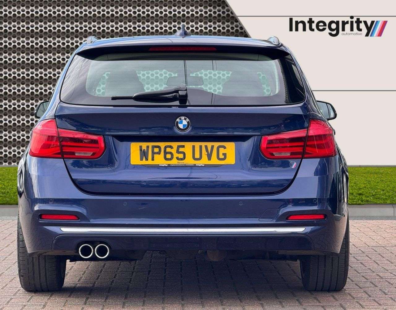 A 2015 BMW 3 SERIES 3.0 330d Luxury Touring 5dr Diesel Auto xDrive Euro 6 (s/s) (258 ps) Heated A 2015 BMW 3 SERIES 3.0 330d Luxury Touring 5dr Diesel Auto xDrive Euro 6 (s/s) (258 ps) Heated