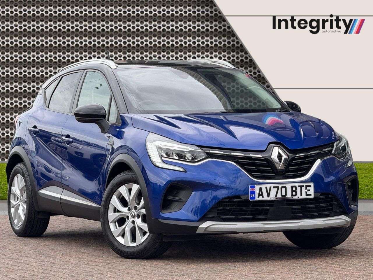 A 2020 RENAULT CAPTUR 1.0 TCe Iconic SUV 5dr Petrol Manual Euro 6 (s/s) (100 ps) Renault Service A 2020 RENAULT CAPTUR 1.0 TCe Iconic SUV 5dr Petrol Manual Euro 6 (s/s) (100 ps) Renault Service