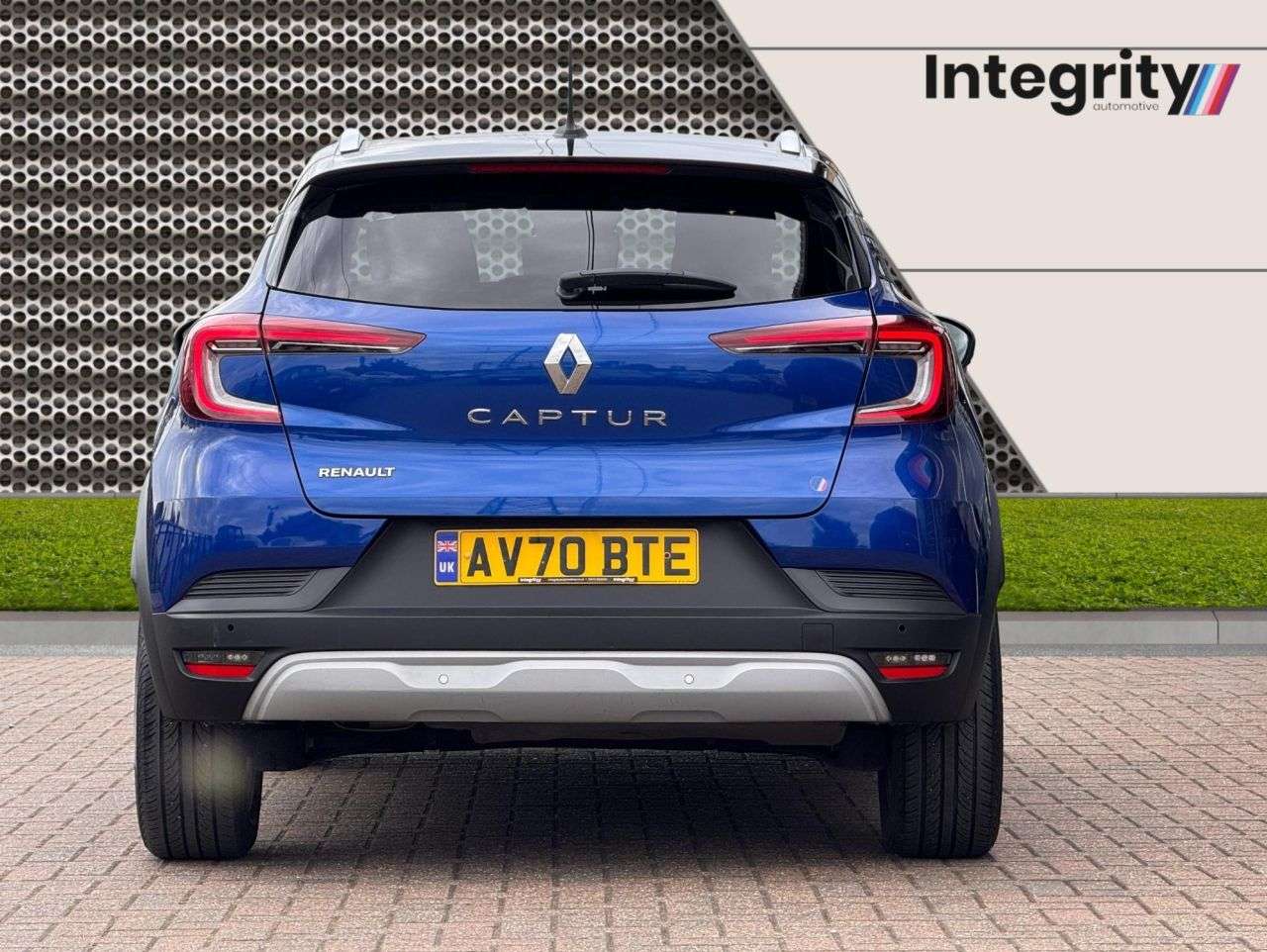 A 2020 RENAULT CAPTUR 1.0 TCe Iconic SUV 5dr Petrol Manual Euro 6 (s/s) (100 ps) Renault Service A 2020 RENAULT CAPTUR 1.0 TCe Iconic SUV 5dr Petrol Manual Euro 6 (s/s) (100 ps) Renault Service