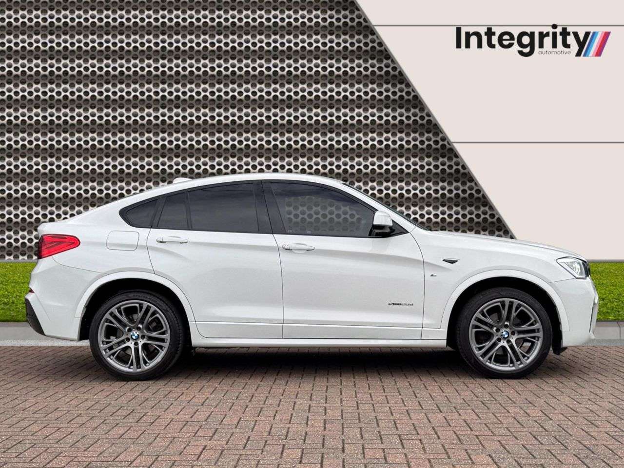 A 2015 BMW X4 2.0 20d M Sport SUV 5dr Diesel Auto xDrive Euro 6 (s/s) (190 ps) A 2015 BMW X4 2.0 20d M Sport SUV 5dr Diesel Auto xDrive Euro 6 (s/s) (190 ps)