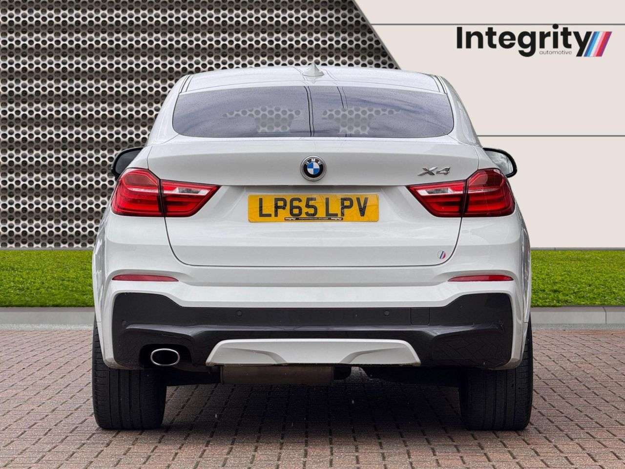 A 2015 BMW X4 2.0 20d M Sport SUV 5dr Diesel Auto xDrive Euro 6 (s/s) (190 ps) A 2015 BMW X4 2.0 20d M Sport SUV 5dr Diesel Auto xDrive Euro 6 (s/s) (190 ps)