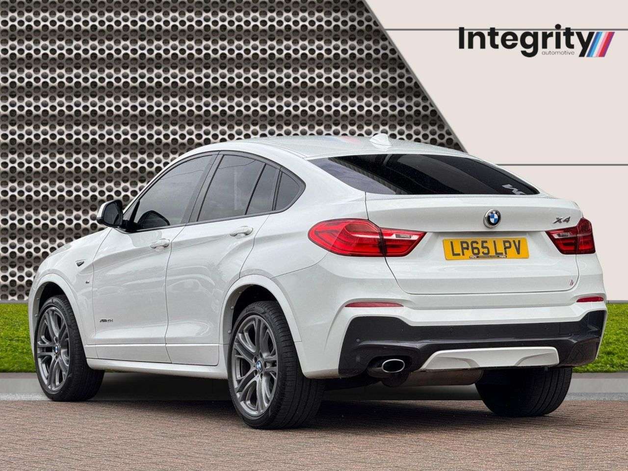 A 2015 BMW X4 2.0 20d M Sport SUV 5dr Diesel Auto xDrive Euro 6 (s/s) (190 ps) A 2015 BMW X4 2.0 20d M Sport SUV 5dr Diesel Auto xDrive Euro 6 (s/s) (190 ps)