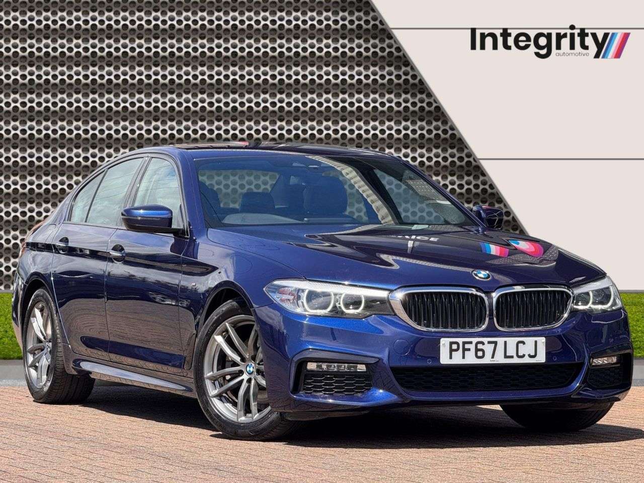 A 2018 BMW 5 SERIES 2.0 520d M Sport Saloon 4dr Diesel Auto Euro 6 (s/s) (190 ps) 9 BMW Service A 2018 BMW 5 SERIES 2.0 520d M Sport Saloon 4dr Diesel Auto Euro 6 (s/s) (190 ps) 9 BMW Service