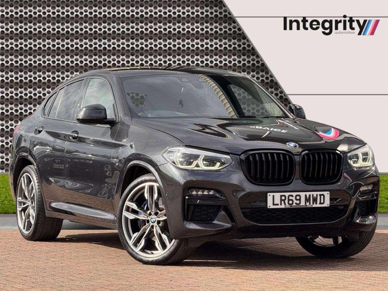 A 2020 BMW X4 3.0 M40i SUV 5dr Petrol Auto xDrive Euro 6 (s/s) (354 ps) Comfort Pk | Tech A 2020 BMW X4 3.0 M40i SUV 5dr Petrol Auto xDrive Euro 6 (s/s) (354 ps) Comfort Pk | Tech