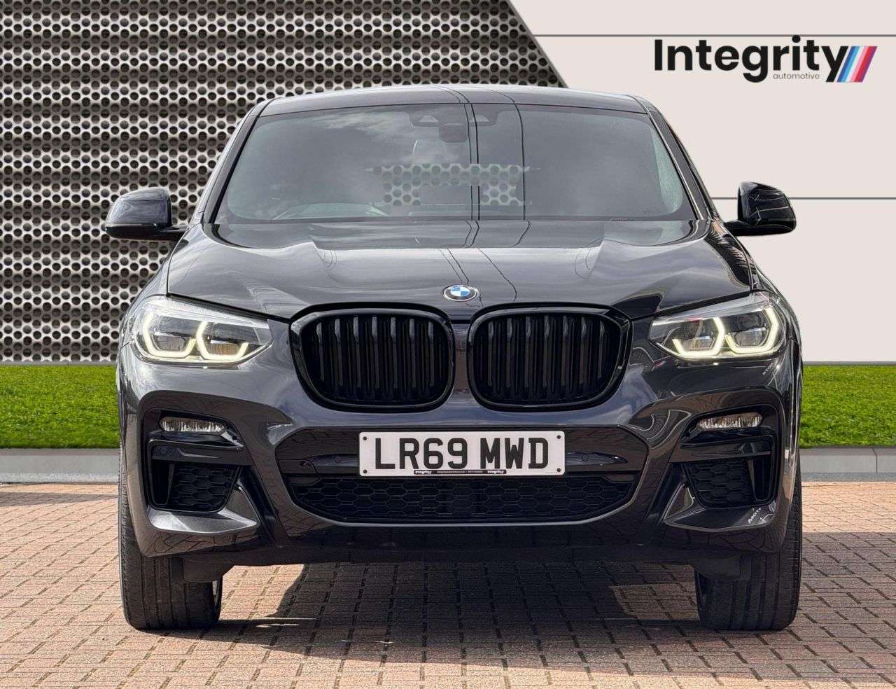 A 2020 BMW X4 3.0 M40i SUV 5dr Petrol Auto xDrive Euro 6 (s/s) (354 ps) Comfort Pk | Tech A 2020 BMW X4 3.0 M40i SUV 5dr Petrol Auto xDrive Euro 6 (s/s) (354 ps) Comfort Pk | Tech