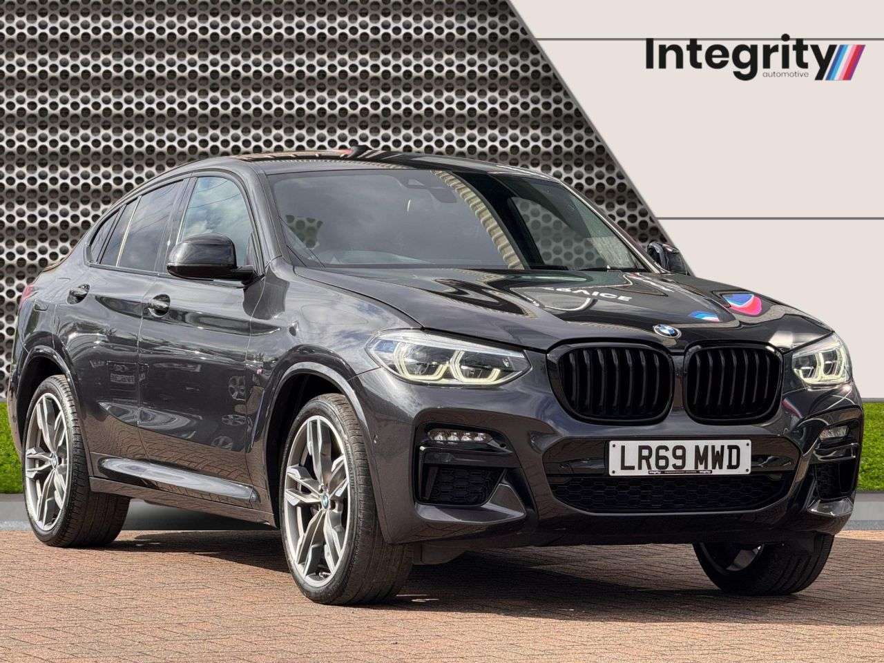 A 2020 BMW X4 3.0 M40i SUV 5dr Petrol Auto xDrive Euro 6 (s/s) (354 ps) Comfort Pk | Tech A 2020 BMW X4 3.0 M40i SUV 5dr Petrol Auto xDrive Euro 6 (s/s) (354 ps) Comfort Pk | Tech