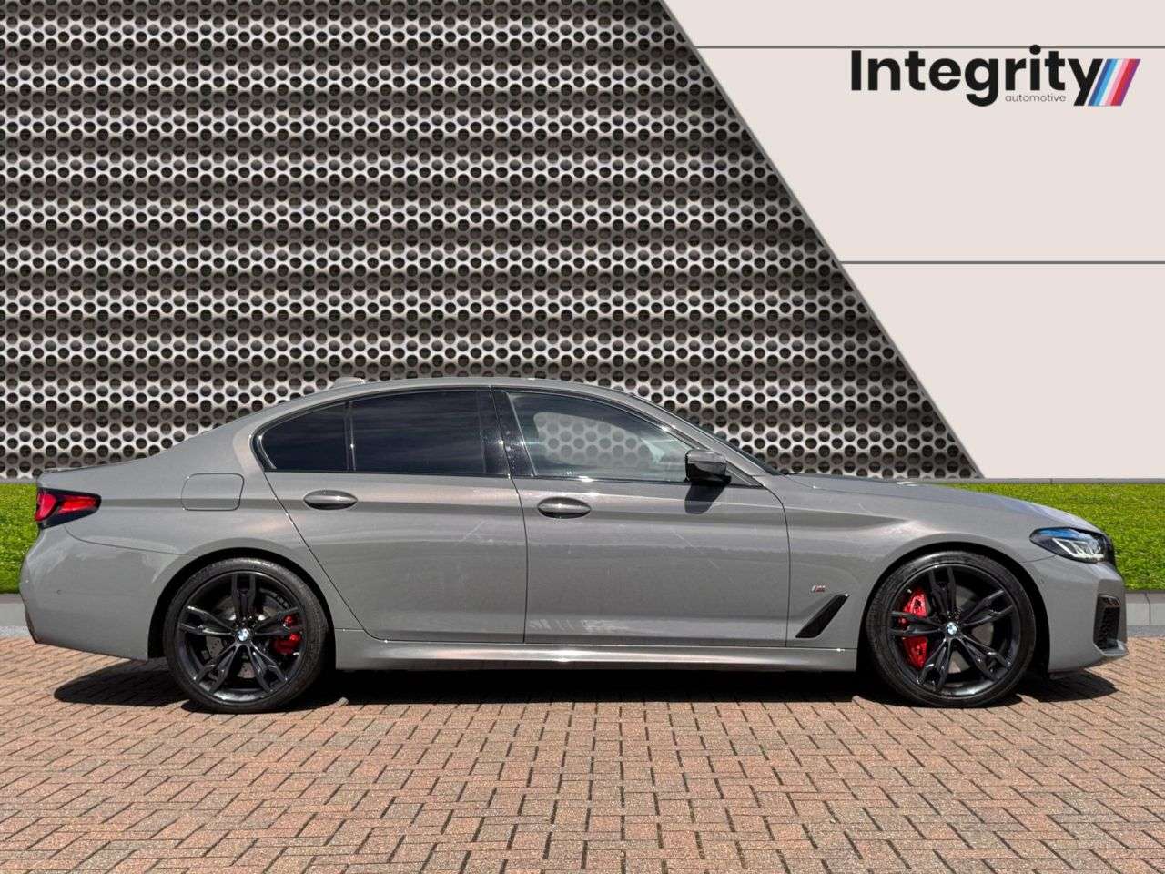 A 2021 BMW 5 SERIES 4.4 M550i V8 Saloon 4dr Petrol Steptronic xDrive Euro 6 (s/s) (530 ps) Tech A 2021 BMW 5 SERIES 4.4 M550i V8 Saloon 4dr Petrol Steptronic xDrive Euro 6 (s/s) (530 ps) Tech