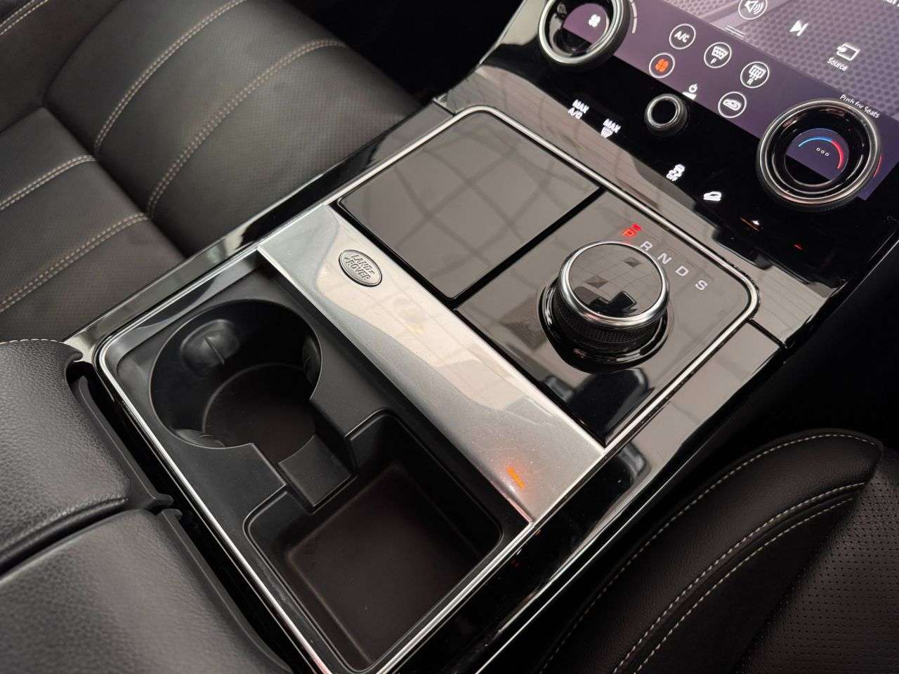 2019 LAND ROVER RANGE ROVER VELAR 2019 LAND ROVER RANGE ROVER VELAR