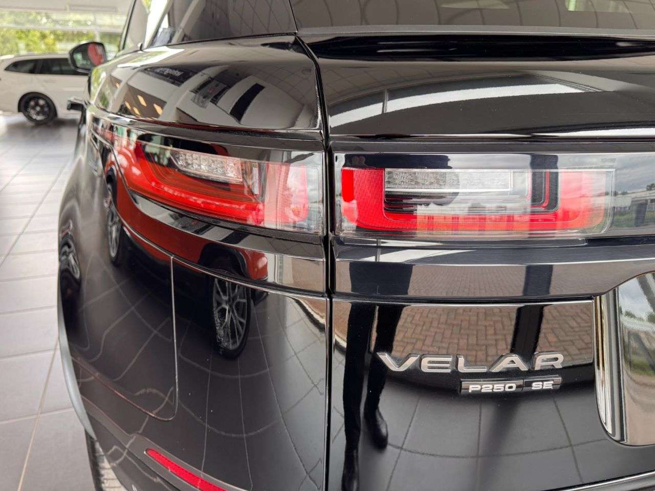 2019 LAND ROVER RANGE ROVER VELAR 2019 LAND ROVER RANGE ROVER VELAR