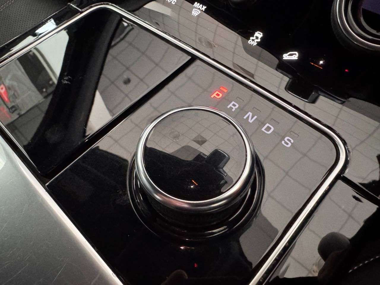 2019 LAND ROVER RANGE ROVER VELAR 2019 LAND ROVER RANGE ROVER VELAR
