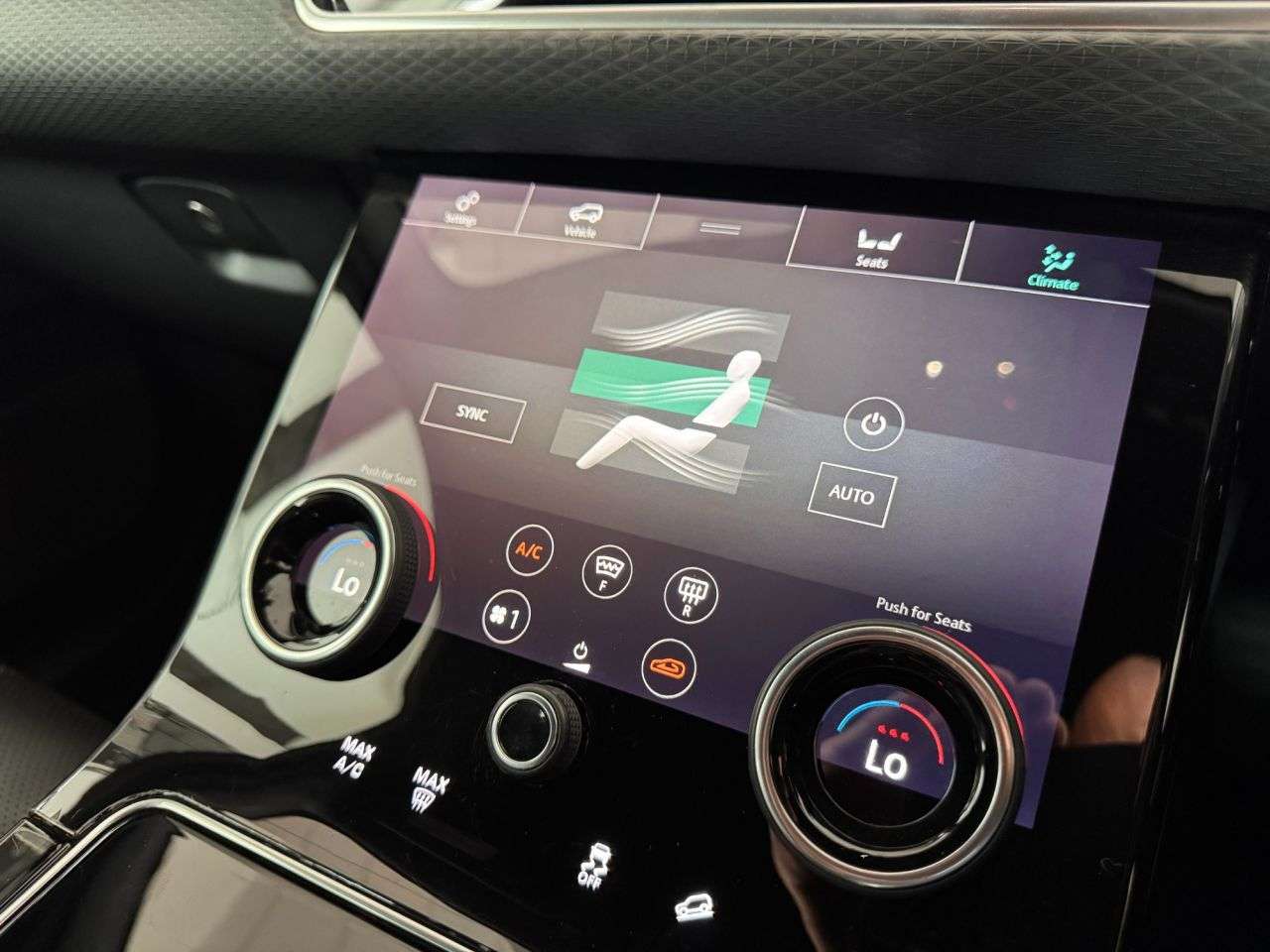 2019 LAND ROVER RANGE ROVER VELAR 2019 LAND ROVER RANGE ROVER VELAR