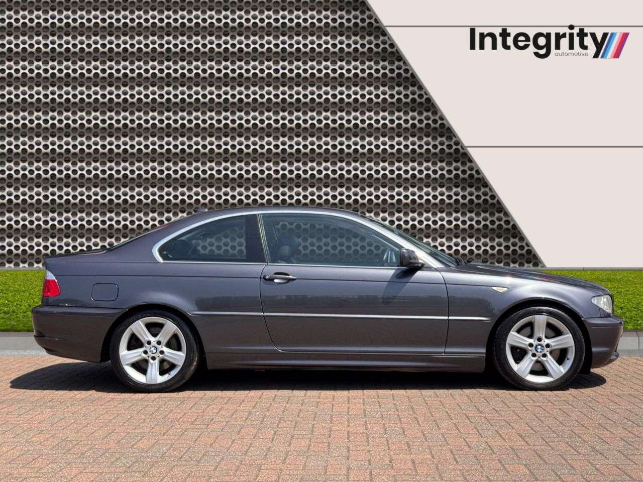 A 2006 BMW 3 SERIES 3.0 330Ci 330 SE Coupe 2dr Petrol Automatic (230 g/km, 231 bhp) A 2006 BMW 3 SERIES 3.0 330Ci 330 SE Coupe 2dr Petrol Automatic (230 g/km, 231 bhp)