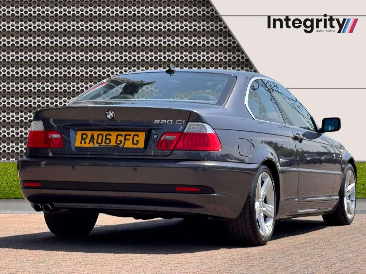 A 2006 BMW 3 SERIES 3.0 330Ci 330 SE Coupe 2dr Petrol Automatic (230 g/km, 231 bhp) A 2006 BMW 3 SERIES 3.0 330Ci 330 SE Coupe 2dr Petrol Automatic (230 g/km, 231 bhp)