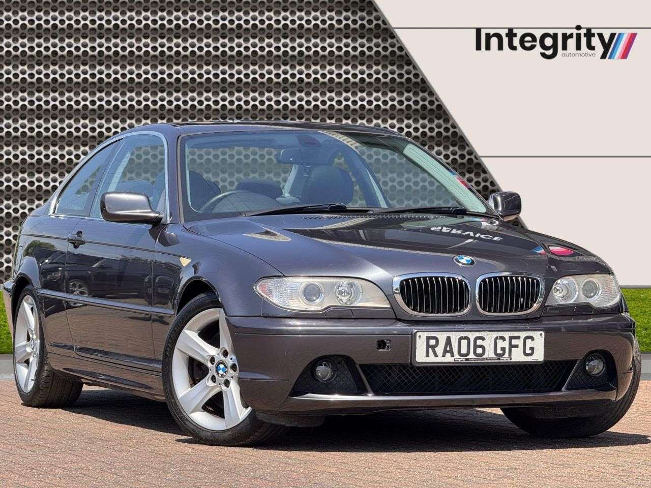 A 2006 BMW 3 SERIES 3.0 330Ci 330 SE Coupe 2dr Petrol Automatic (230 g/km, 231 bhp) A 2006 BMW 3 SERIES 3.0 330Ci 330 SE Coupe 2dr Petrol Automatic (230 g/km, 231 bhp)