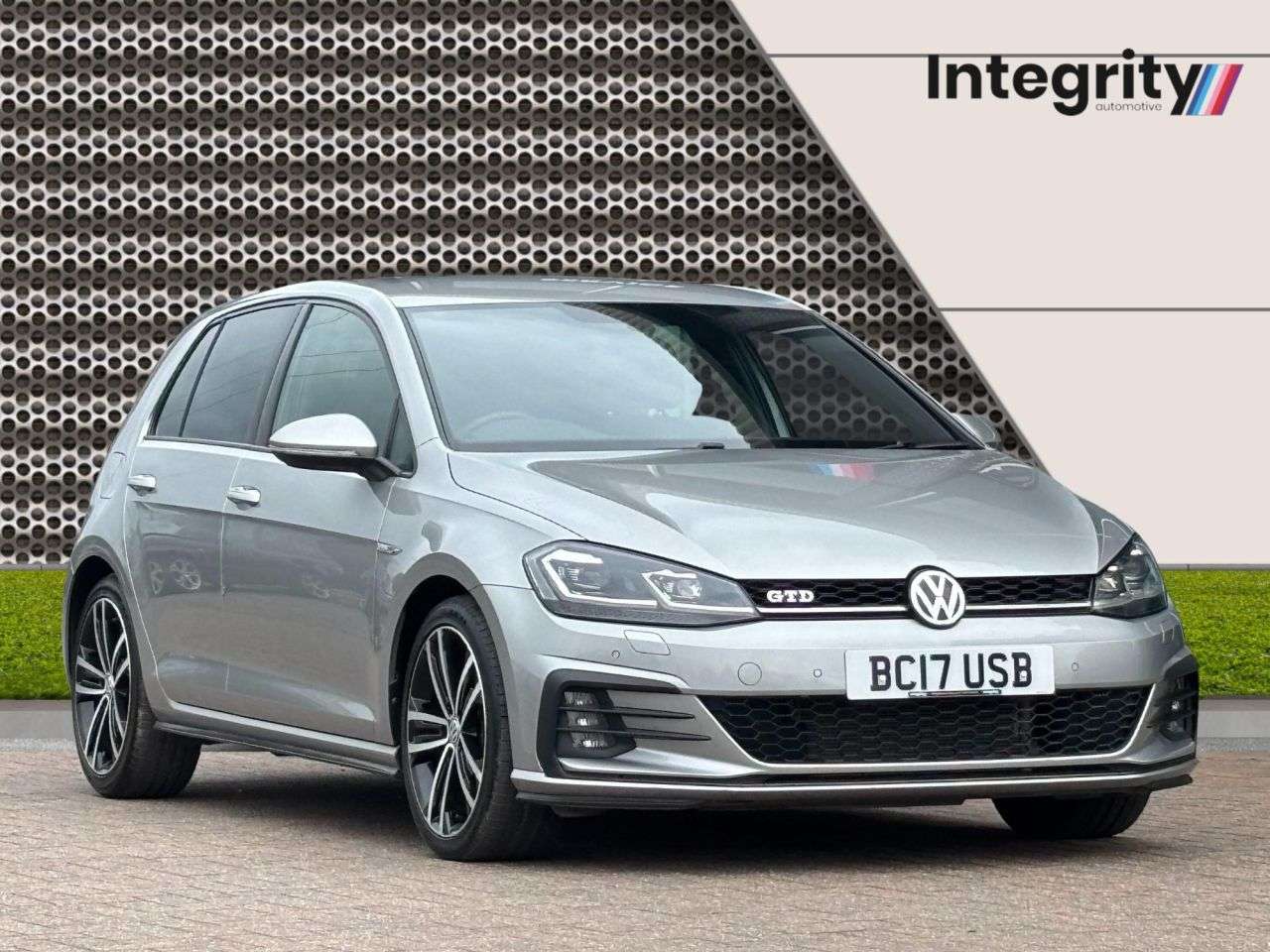 A 2017 VOLKSWAGEN GOLF 2.0 TDI BlueMotion Tech GTD Hatchback 5dr Diesel Manual Euro 6 (s/s) (184 p A 2017 VOLKSWAGEN GOLF 2.0 TDI BlueMotion Tech GTD Hatchback 5dr Diesel Manual Euro 6 (s/s) (184 p
