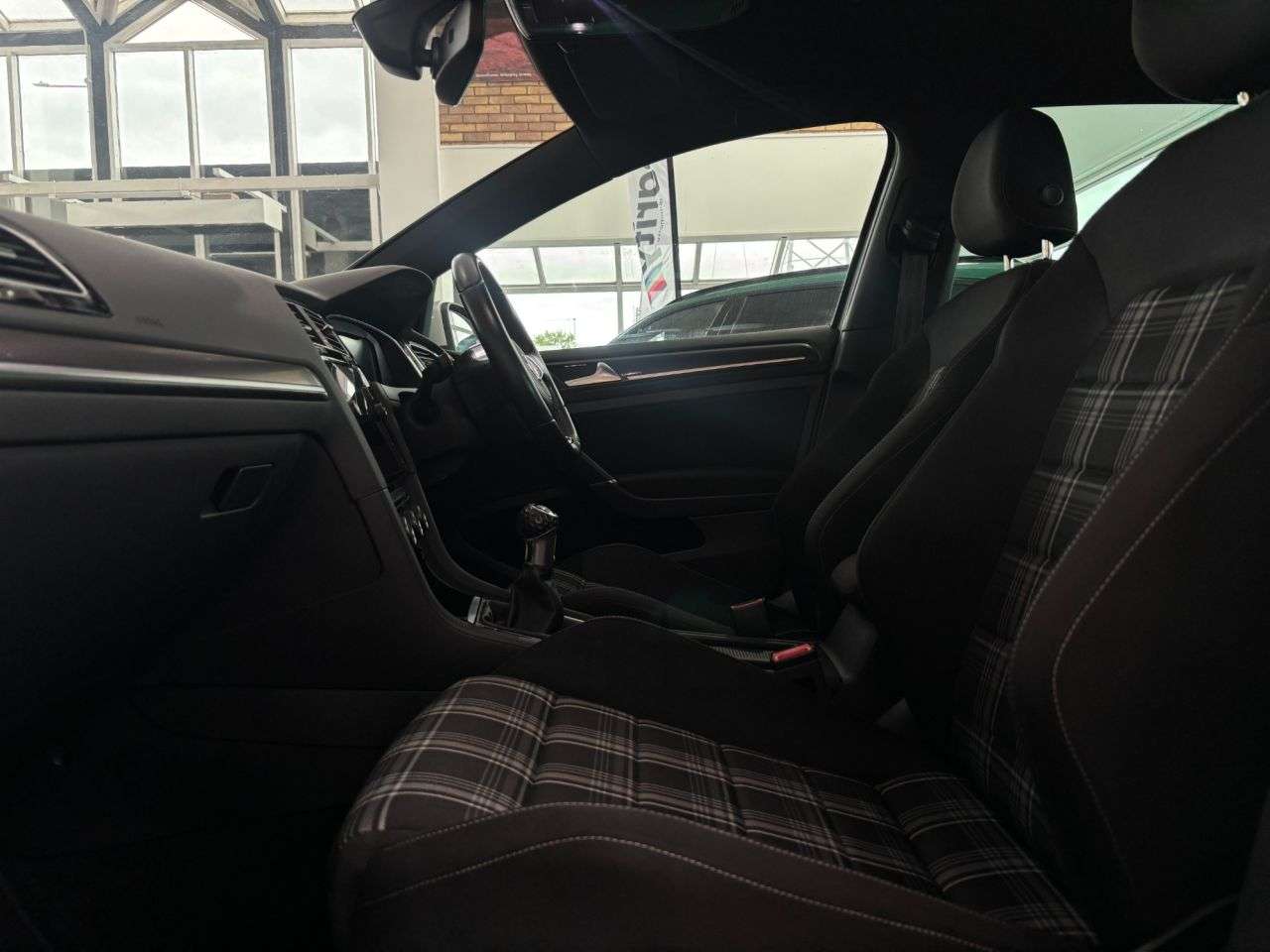2017 VOLKSWAGEN GOLF 2017 VOLKSWAGEN GOLF