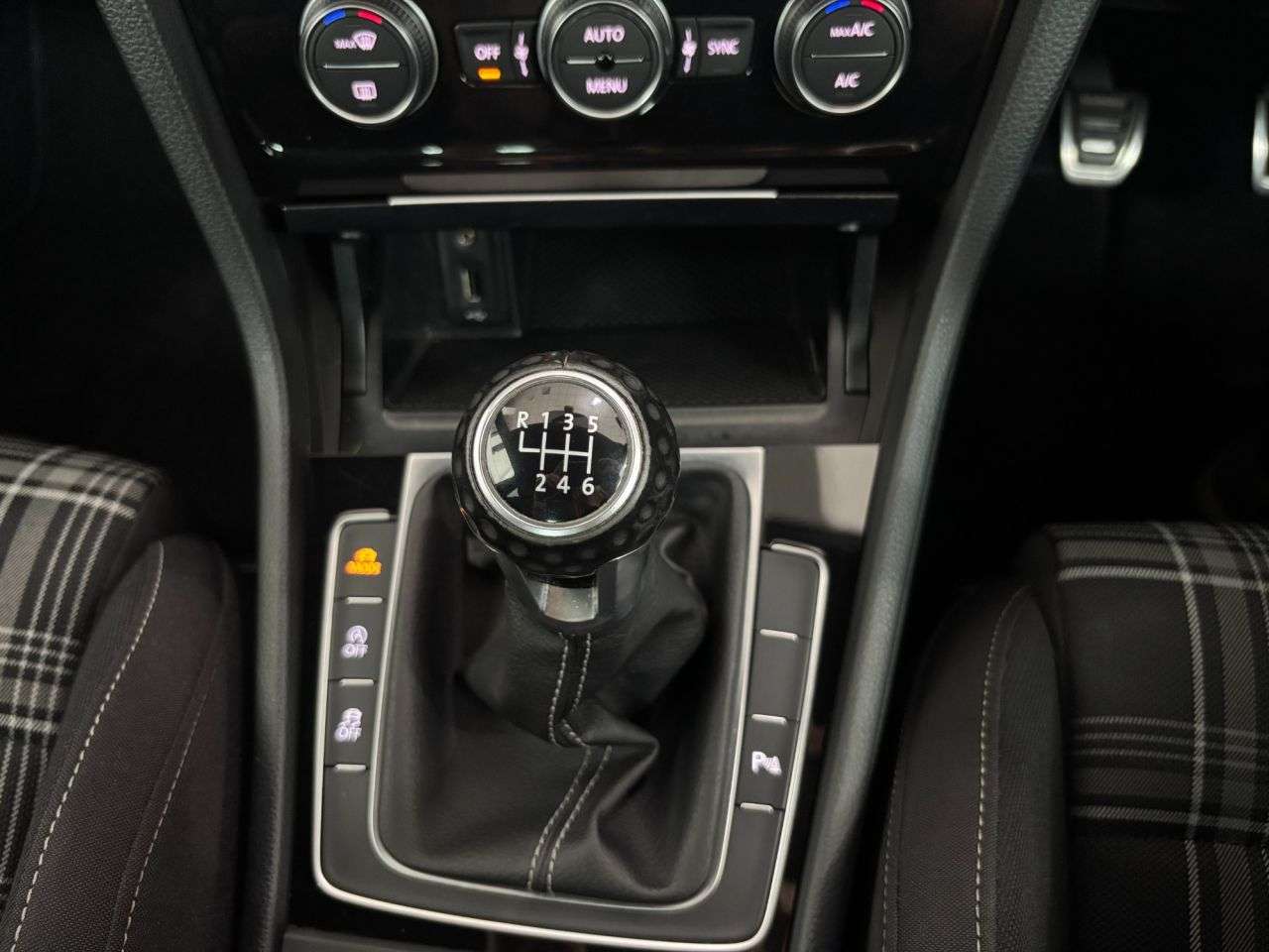 2017 VOLKSWAGEN GOLF 2017 VOLKSWAGEN GOLF