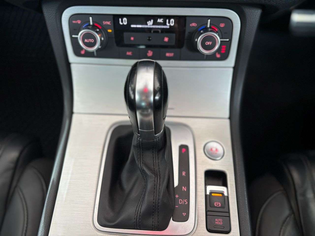 2014 VOLKSWAGEN TOUAREG 2014 VOLKSWAGEN TOUAREG