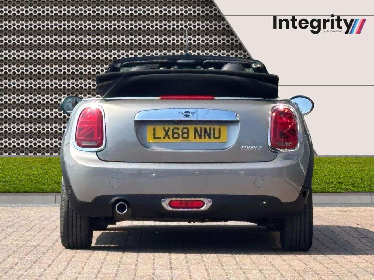 A 2018 MINI CONVERTIBLE 1.5 Cooper Convertible 2dr Petrol Steptronic Euro 6 (s/s) (136 ps) Comfort A 2018 MINI CONVERTIBLE 1.5 Cooper Convertible 2dr Petrol Steptronic Euro 6 (s/s) (136 ps) Comfort